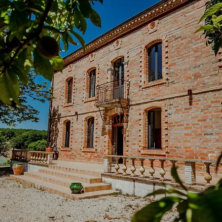 Prázdninový dům Maison De Caractere, Vue Sur Prive Et Vignes *